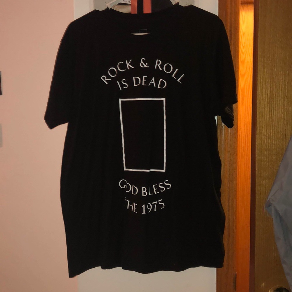 ‘ROCK AND ROLL IS DEAD’ Authentic The 1975 Merch